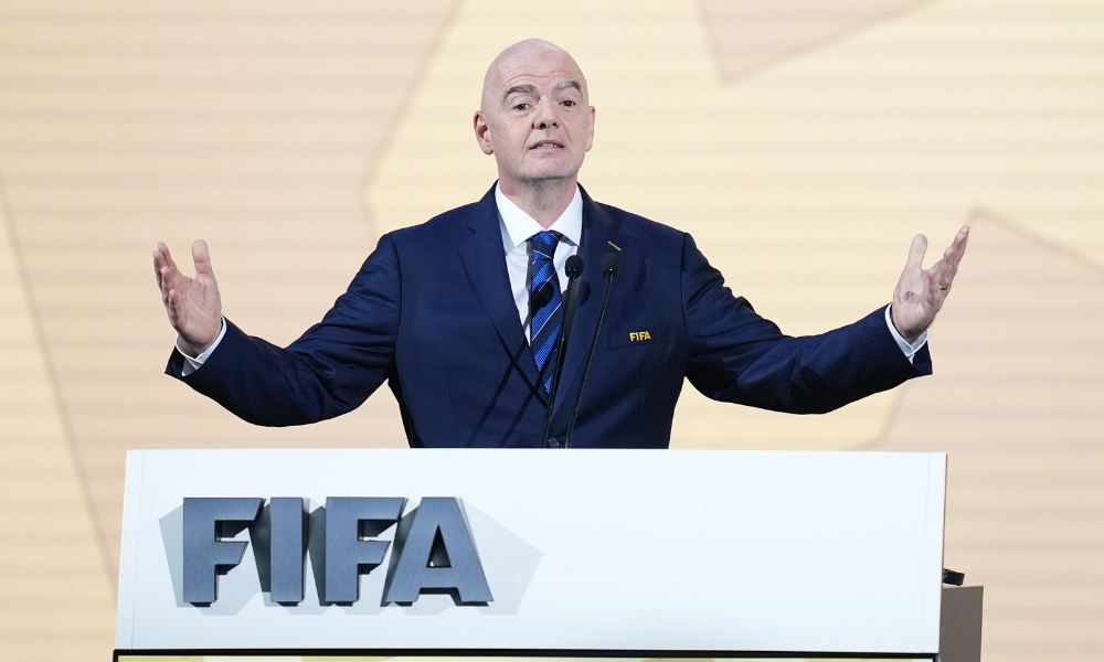 记者：国米、尤文和水晶宫想冬窗引进阿克，曼城要价3500万欧