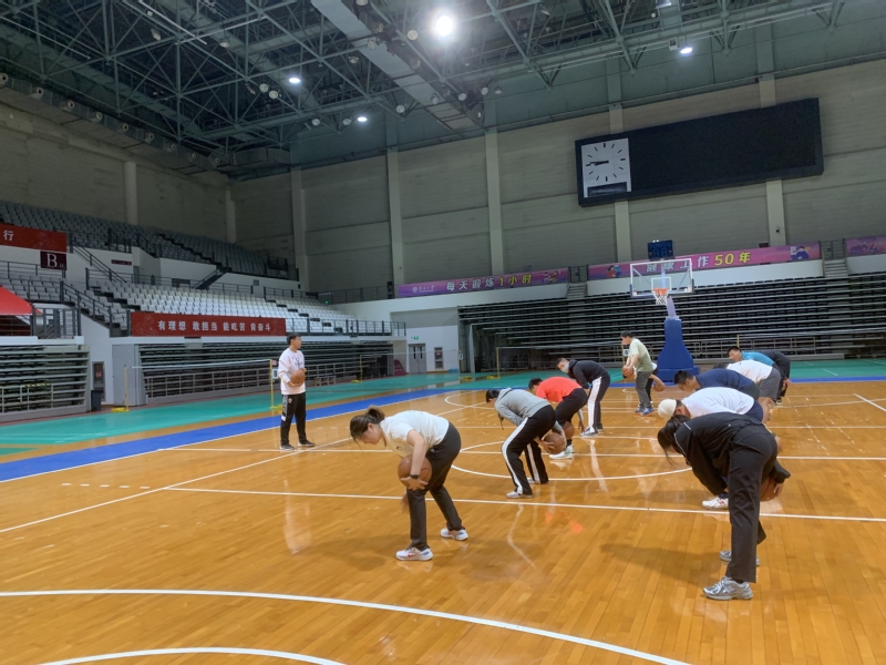 官方：本轮港超联赛延期进行，中国香港各代表队将臂缠黑纱出战