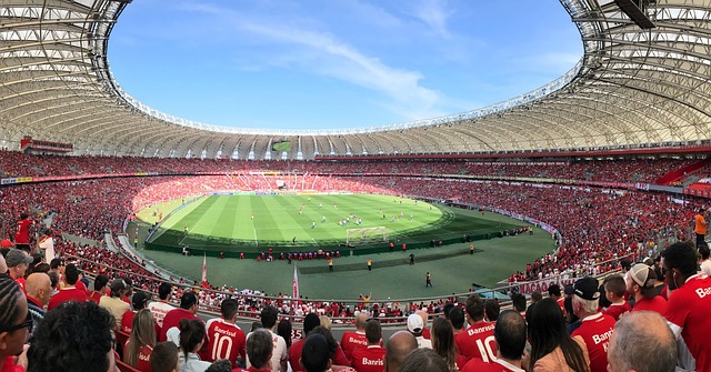 纷站出来声